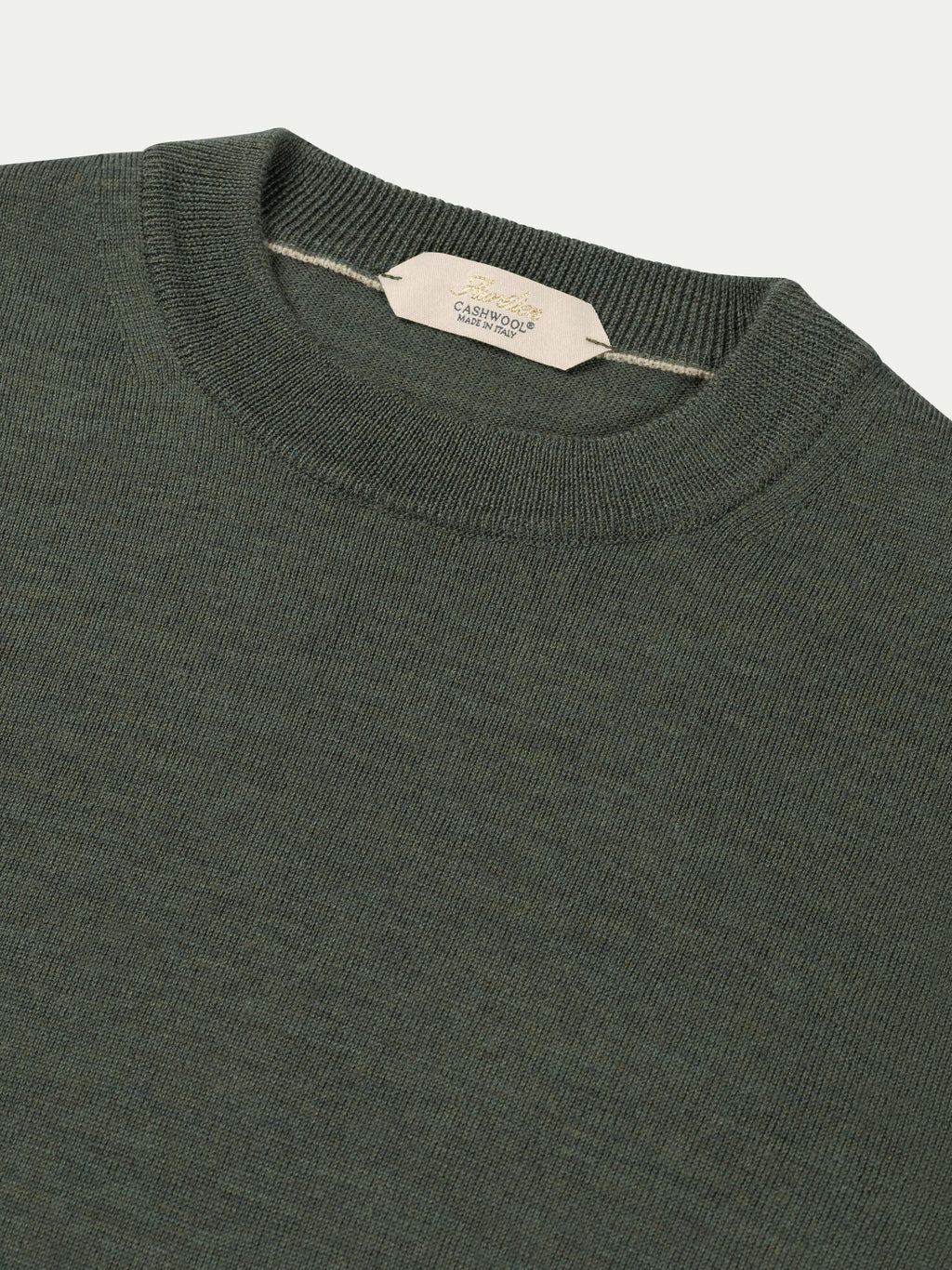 Klassisches grünes T-Shirt