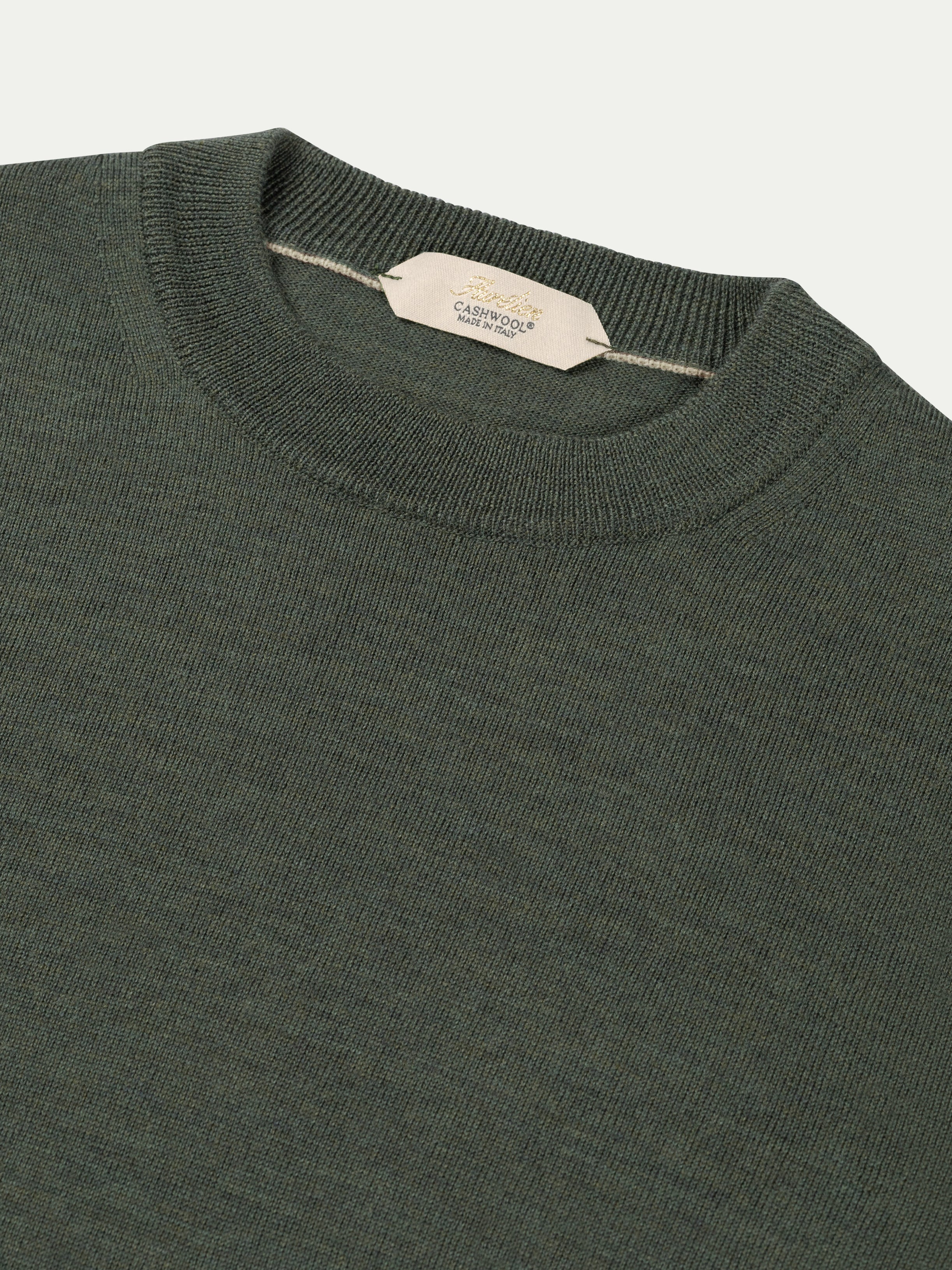 Klassisches grünes T-Shirt