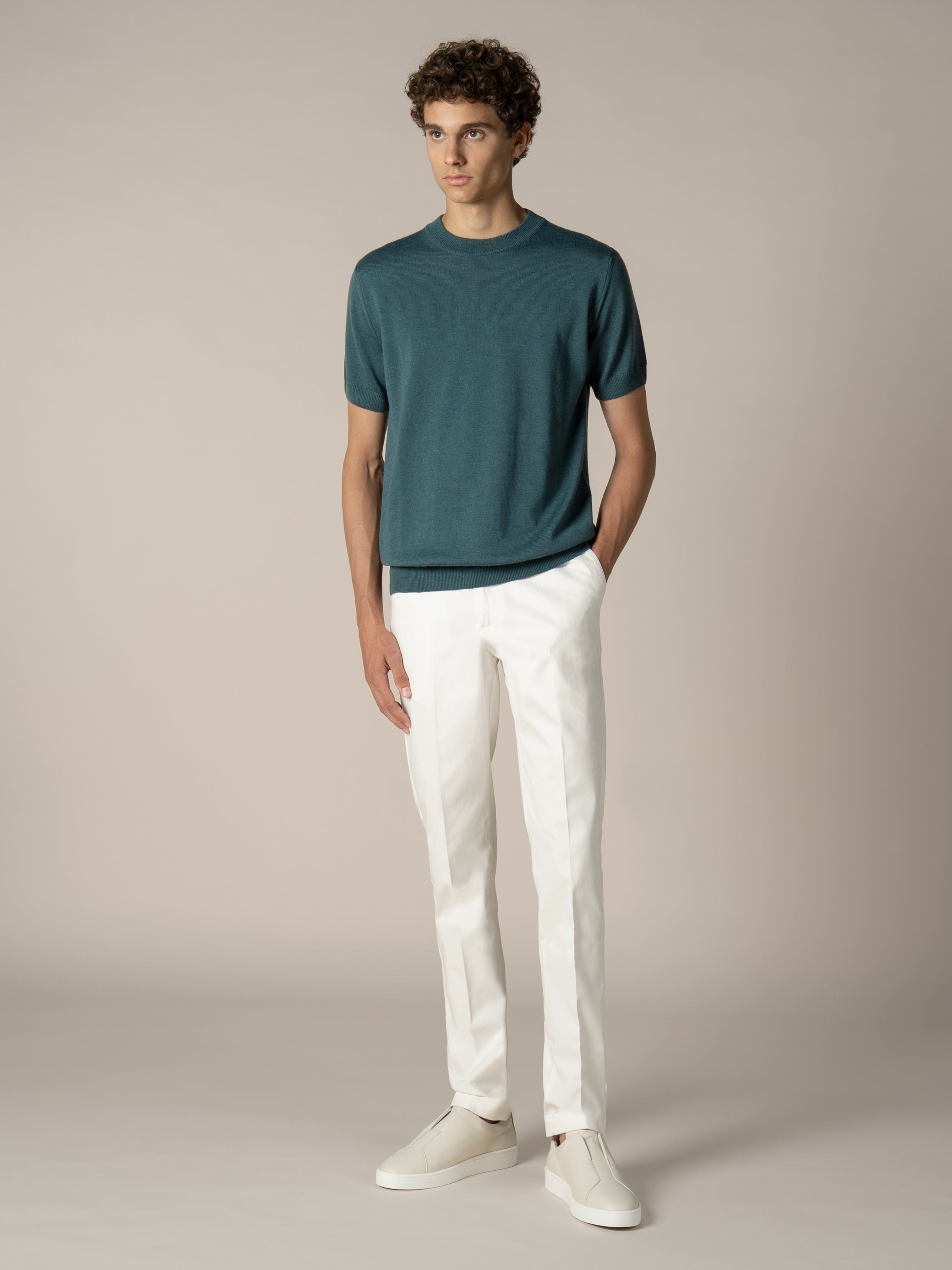 Dunkelaquamarinfarbenes T-Shirt