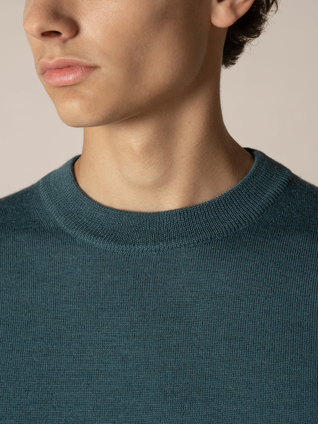 Dunkelaquamarinfarbenes T-Shirt