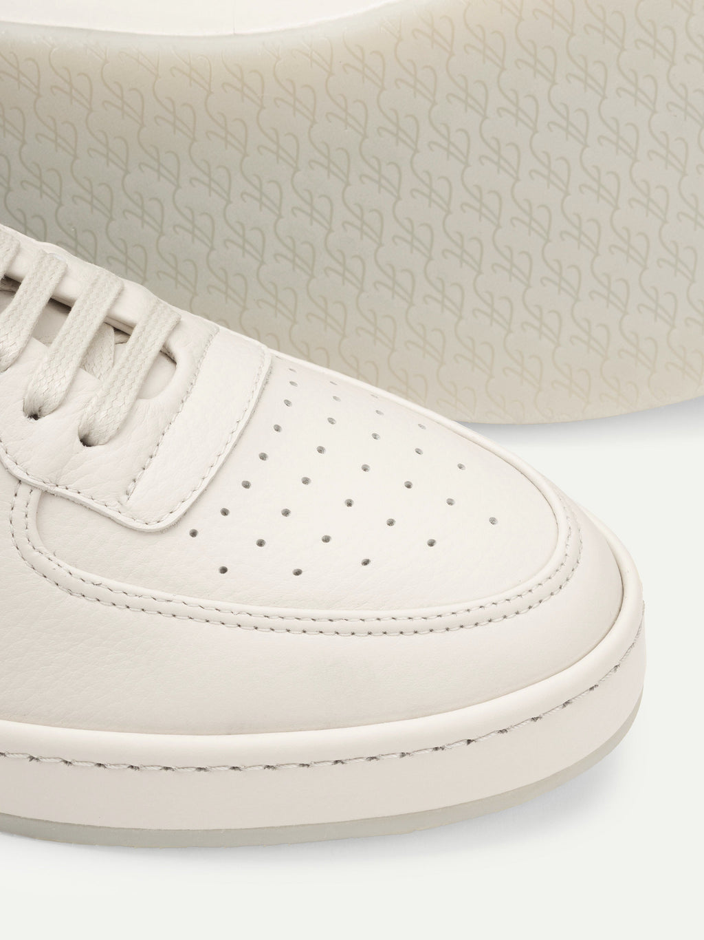 Ivory Grain Voyager AUR2 Sneaker