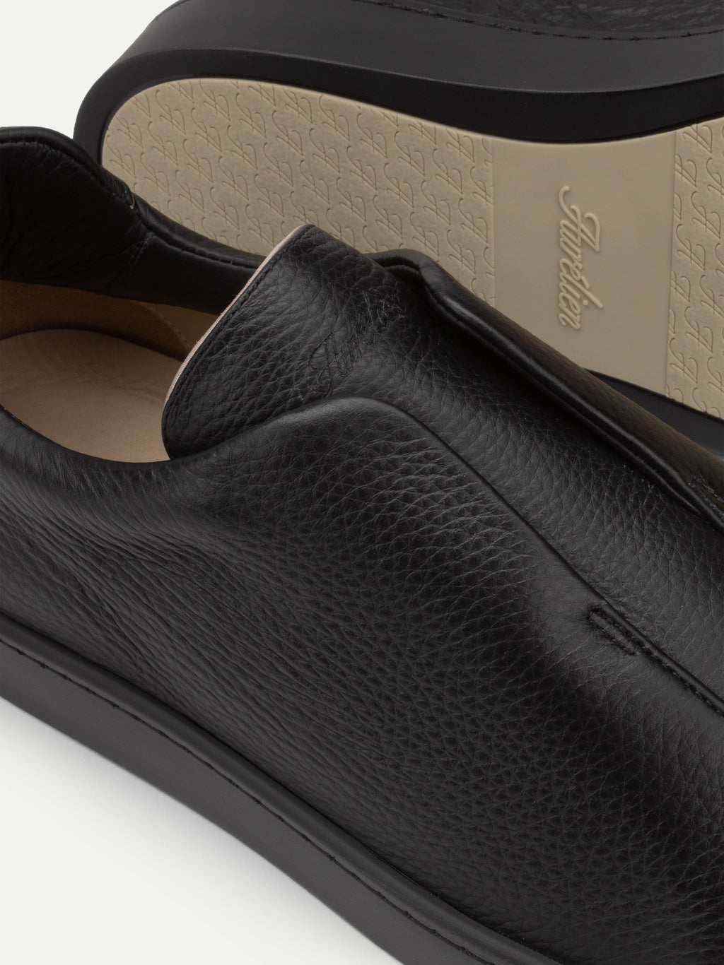 Black II Grain AUR3 Sneaker