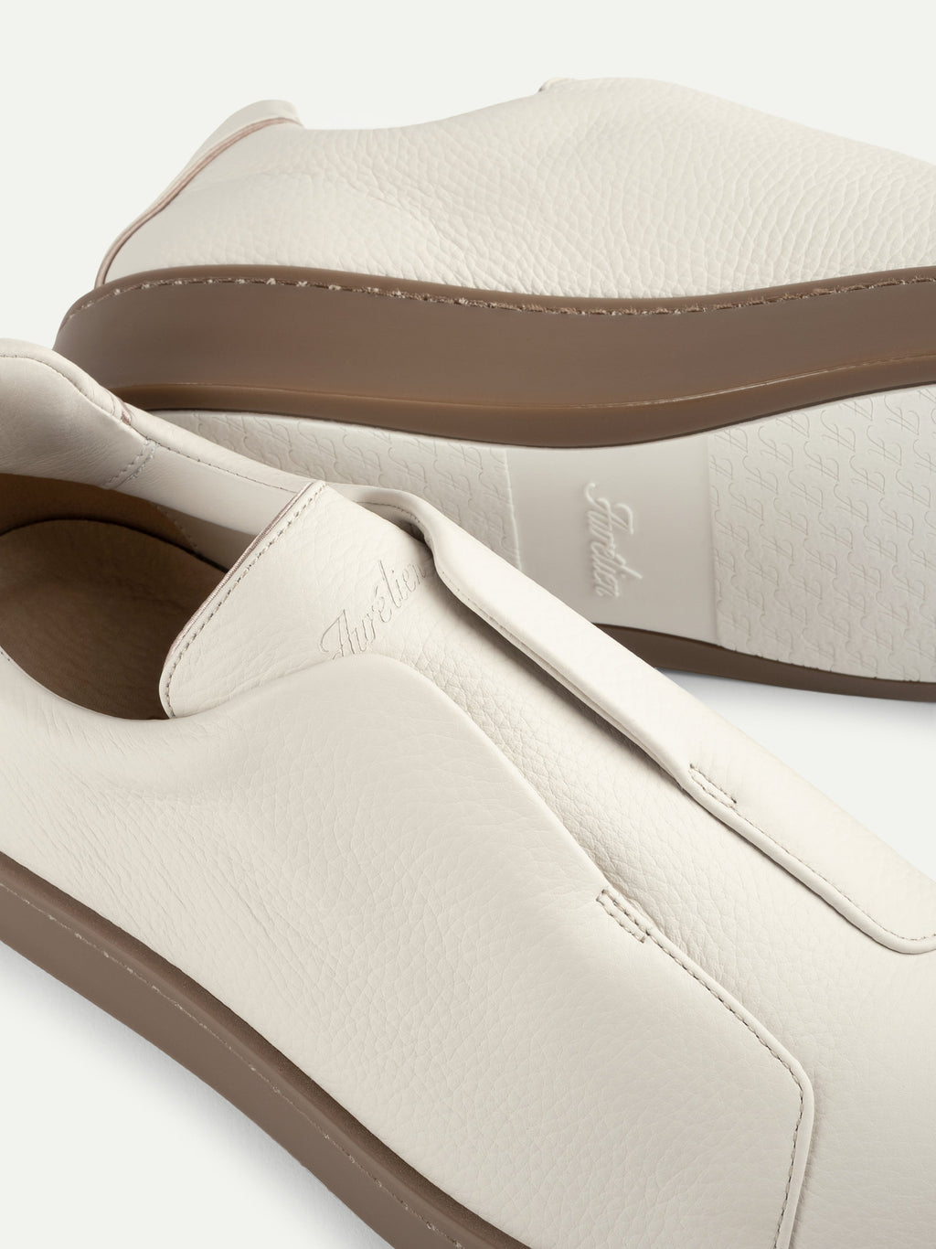 AUR3 Sneaker in Elfenbein-Optik