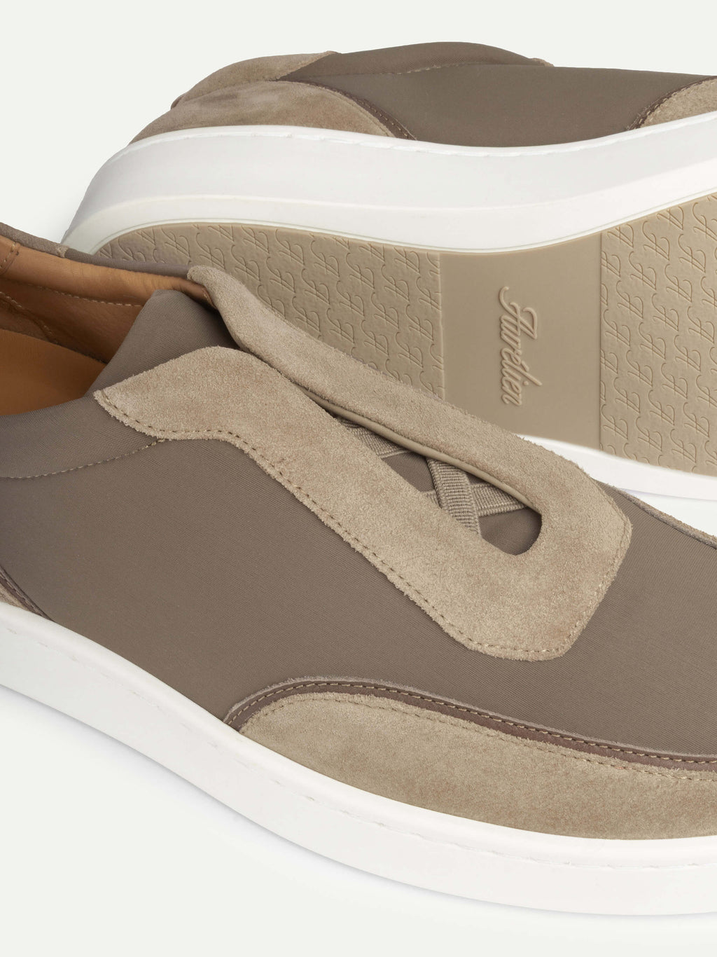 Hellgrauer Freizeit-Sneaker