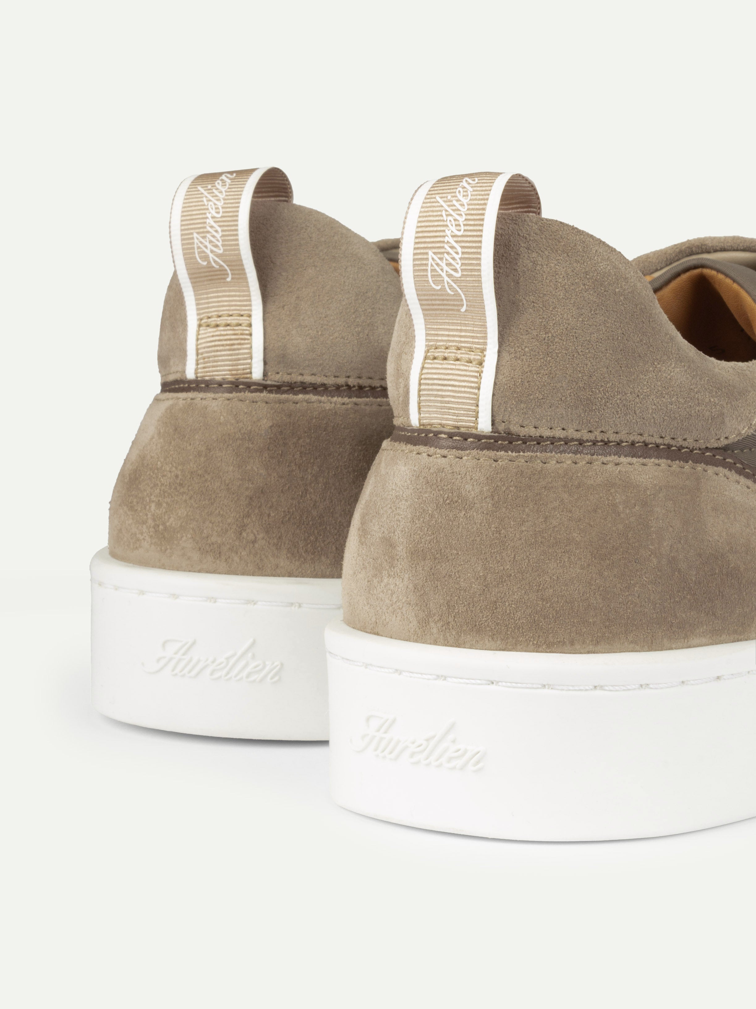 Hellgrauer Freizeit-Sneaker