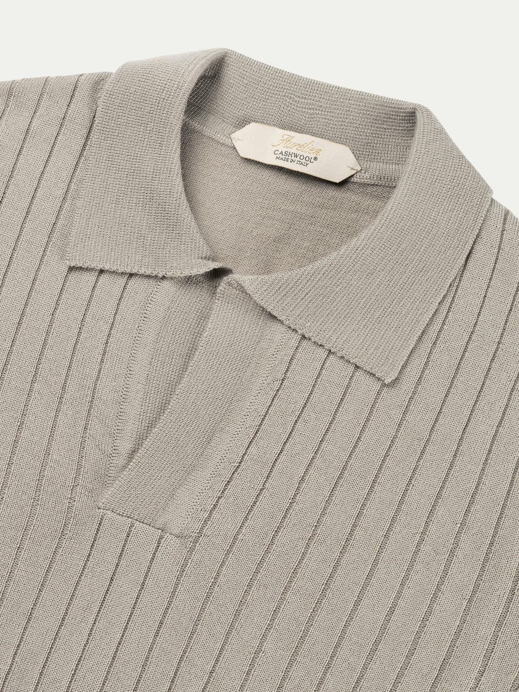 Shortsleeve Buttonless Ribbed Polo Greige