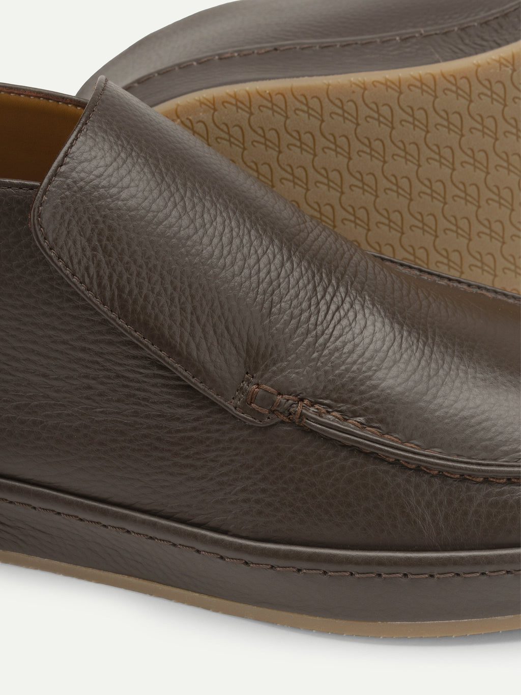 Brown Grain Voyager City Loafer